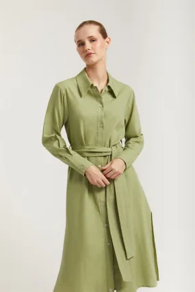 Vestido midi de lino verde con detalle bordado